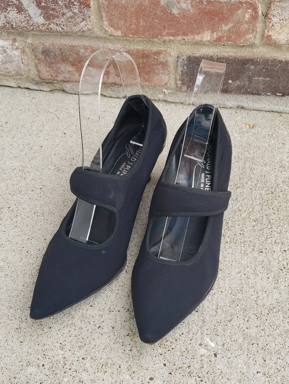 Donald J Pliner Stretch Black Mary Jane Kitten Heels Pointed Toe Sandals Size 6